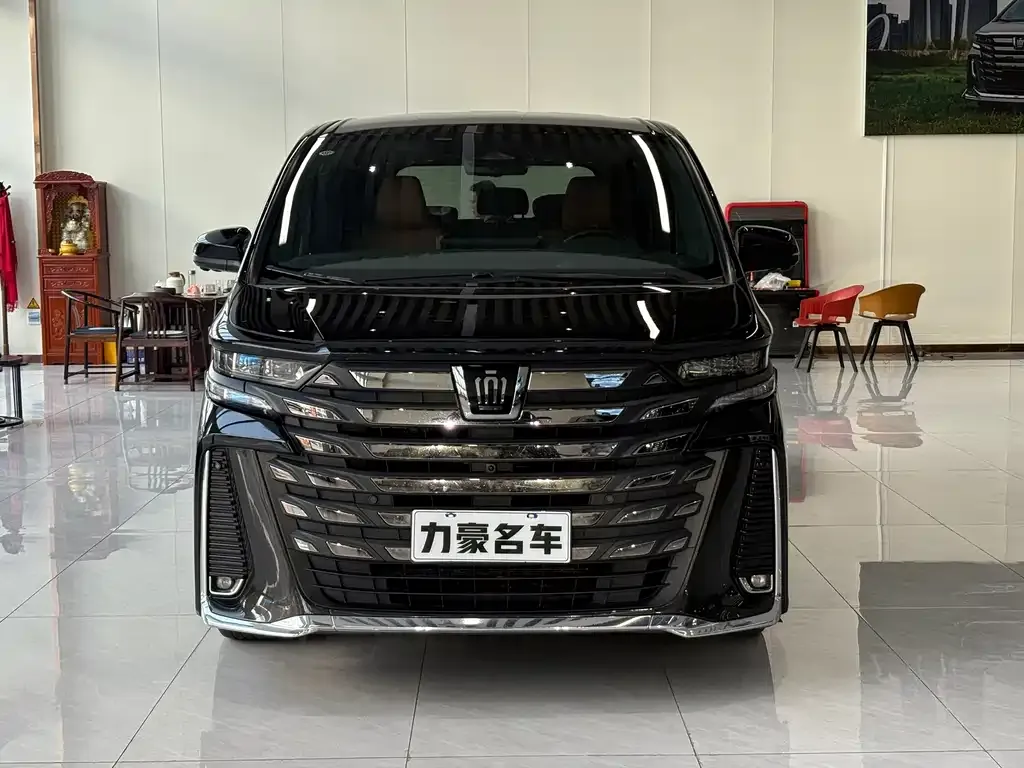 Toyota Vellfire — фото 10
