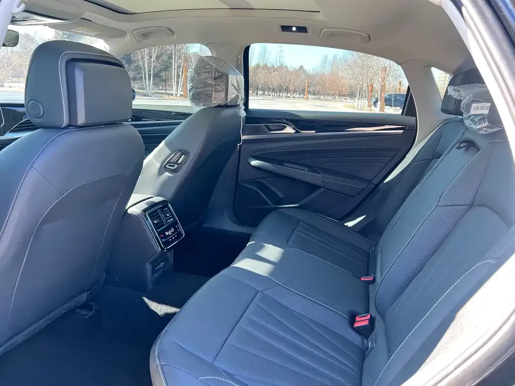 Volkswagen Passat — фото 3