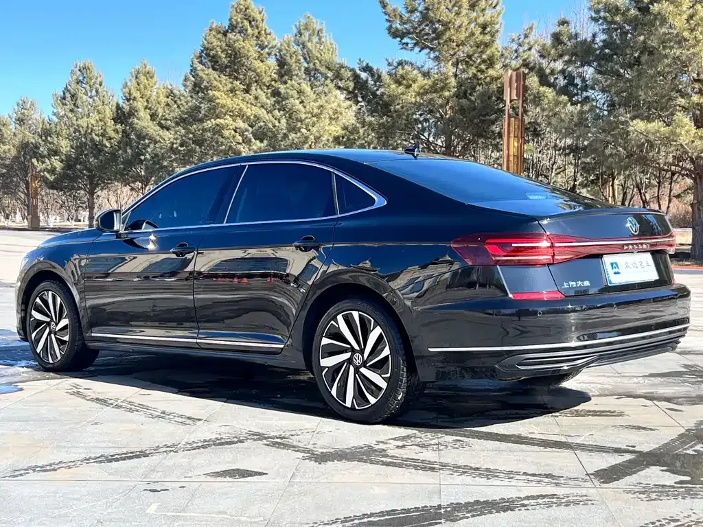 Volkswagen Passat — фото 7