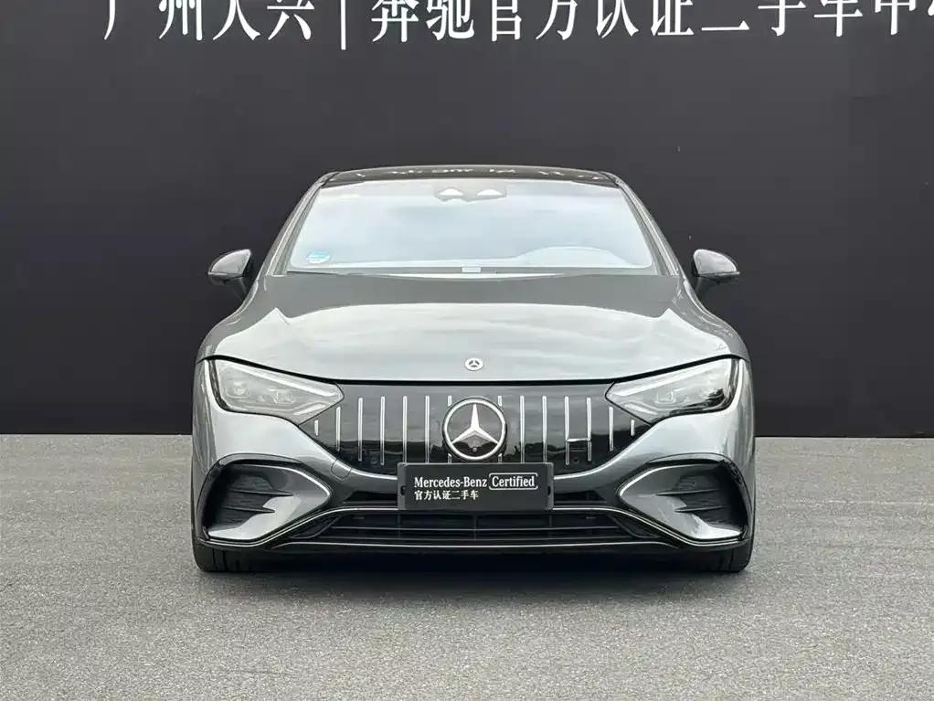 Mercedes-Benz EQE AMG — фото 6