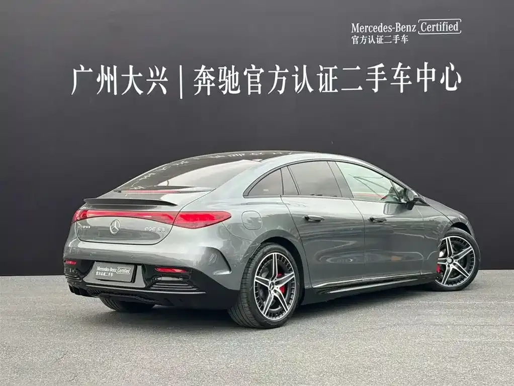 Mercedes-Benz EQE AMG — фото 4