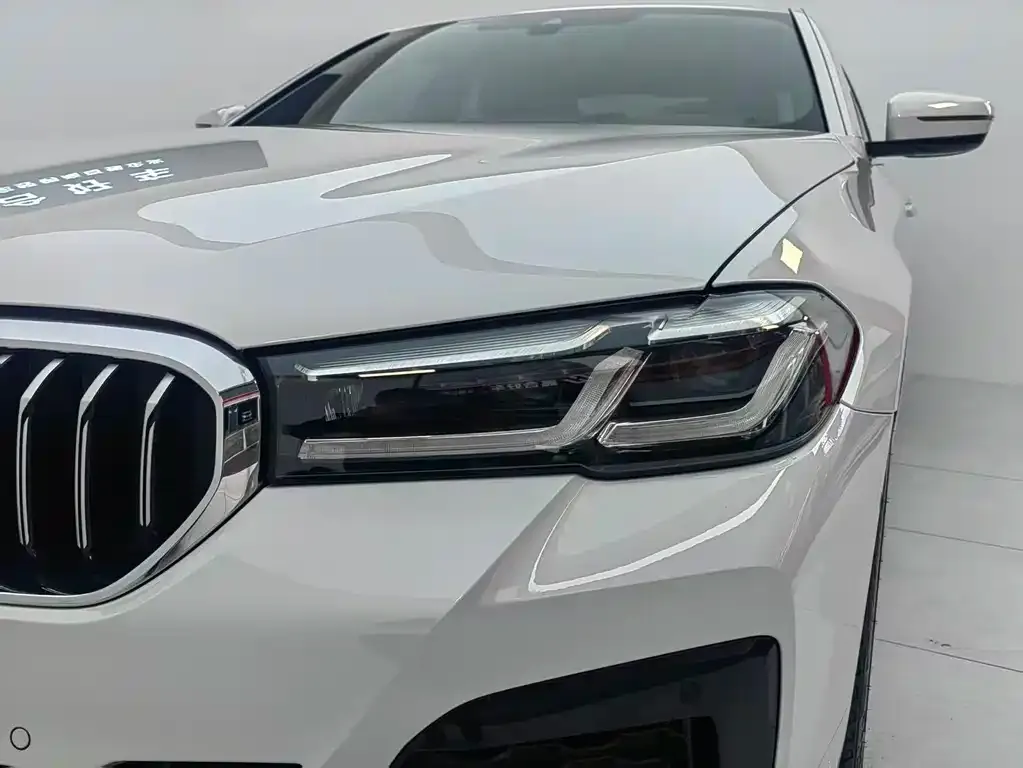 BMW 5 Series — фото 4