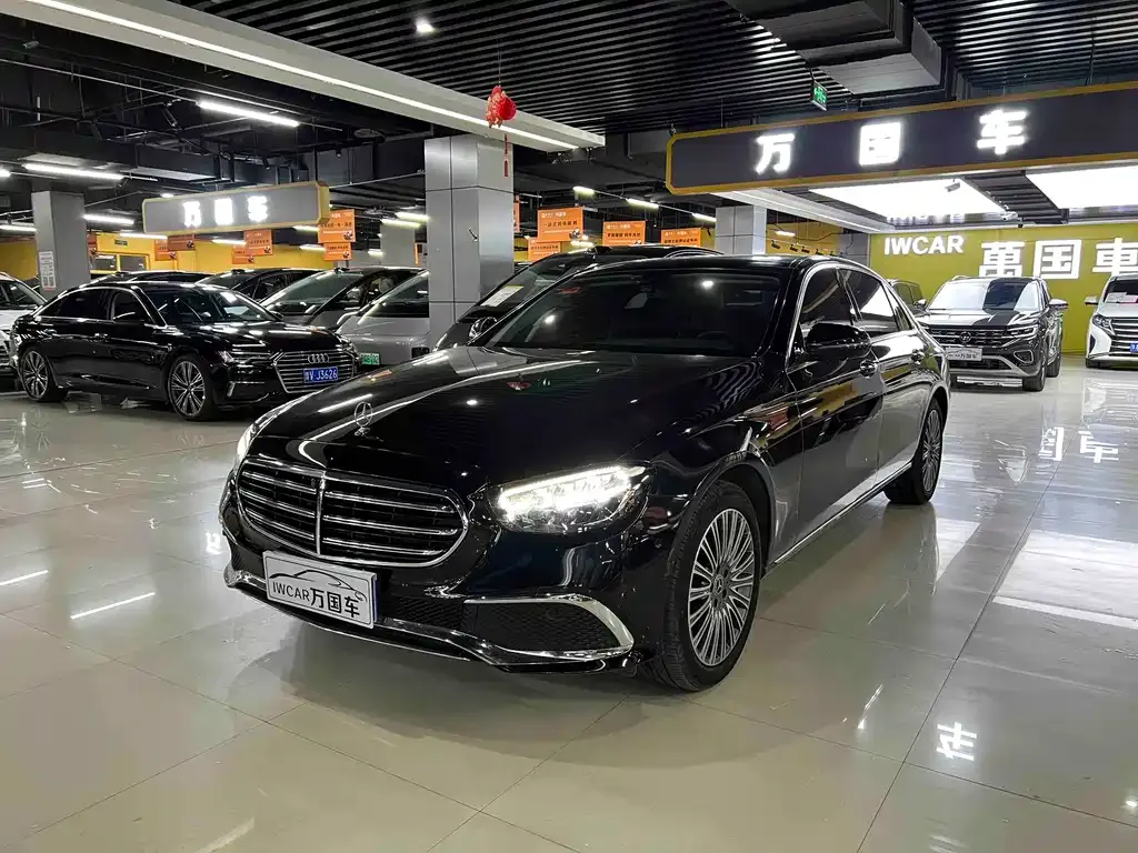 Mercedes-Benz E-Class — фото 1