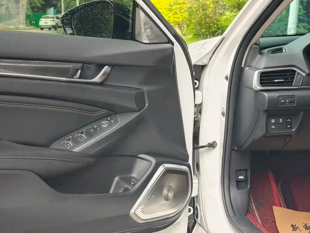 Honda Accord — фото 6
