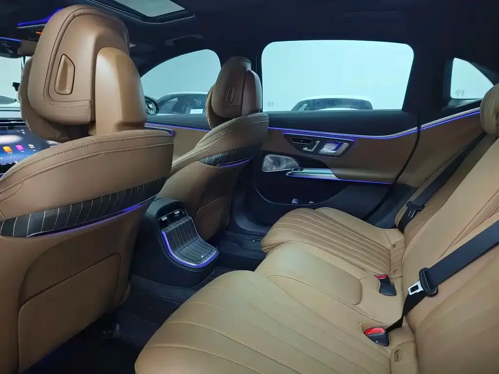 Mercedes-Benz E-Class 2024 из CN, фото 2