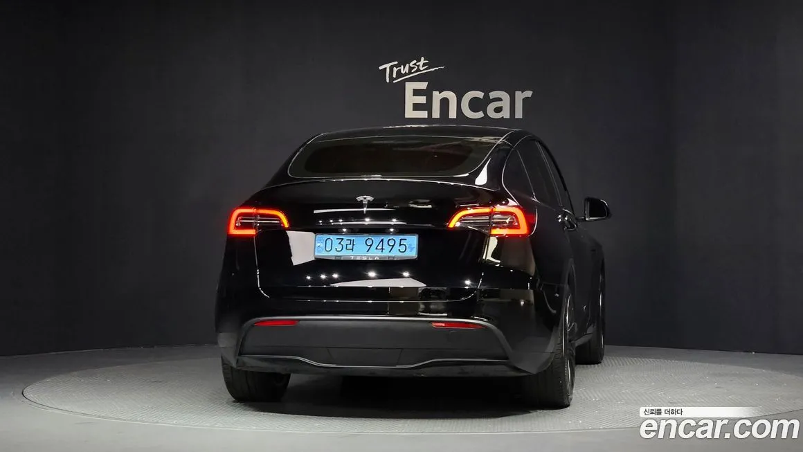 Tesla Model Y — фото 6
