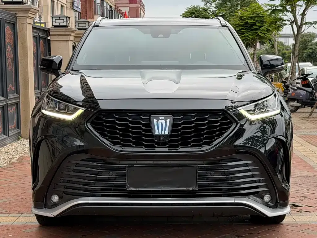 Toyota Crown Kluger 2022 из CN, фото 2