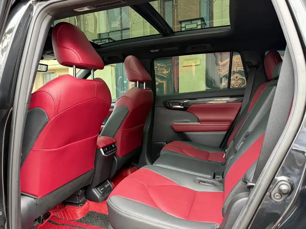 Toyota Crown Kluger 2022 из CN, фото 9