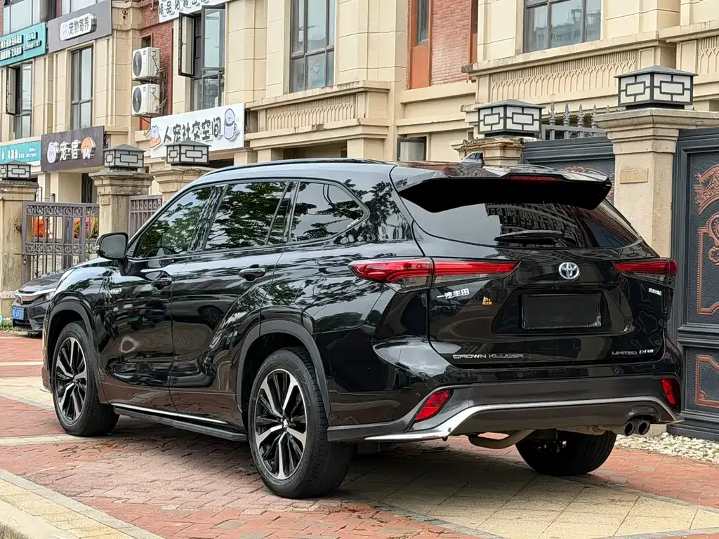 Toyota Crown Kluger 2022 из CN, фото 4