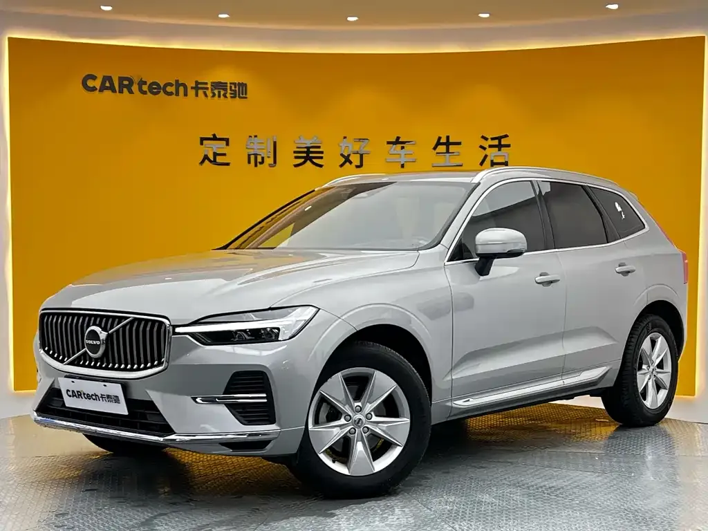 Volvo XC60 — фото 1