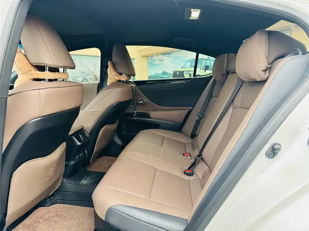 Lexus ES 2023 из CN, фото 3
