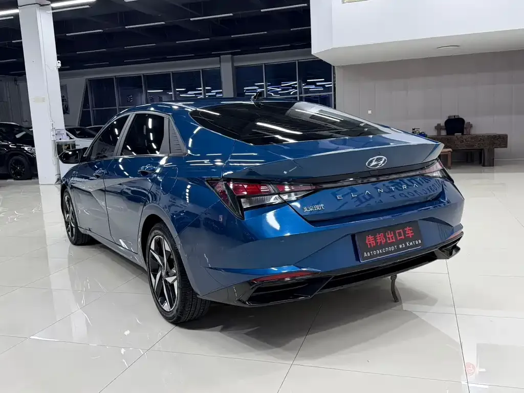 Hyundai Elantra — фото 7