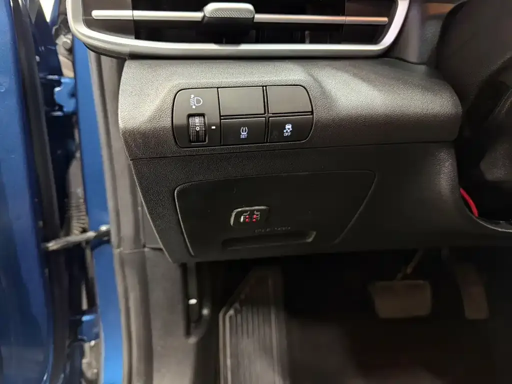Hyundai Elantra — фото 4