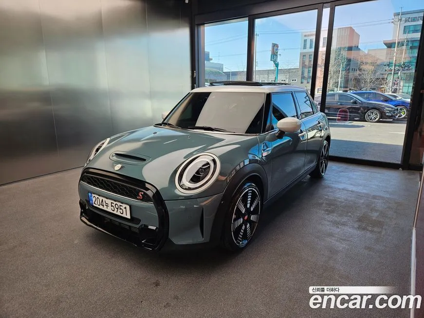Mini Cooper 2023 из KR, фото 2