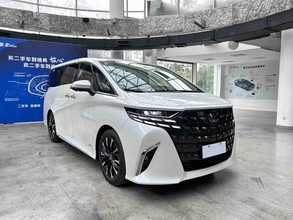 Toyota Alphard — фото 6