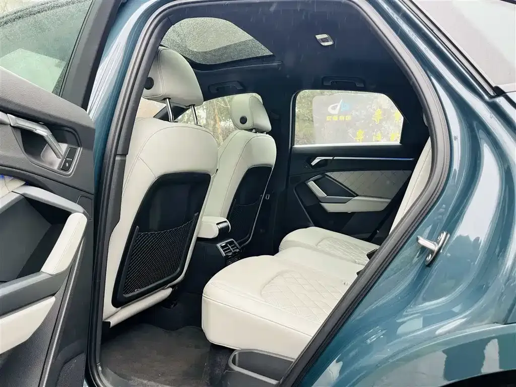 Audi Q3 Sportback 2023 из CN, фото 2