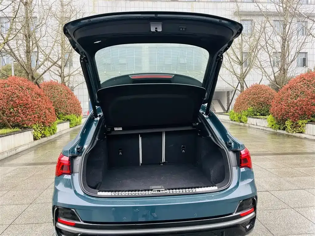 Audi Q3 Sportback 2023 из CN, фото 10