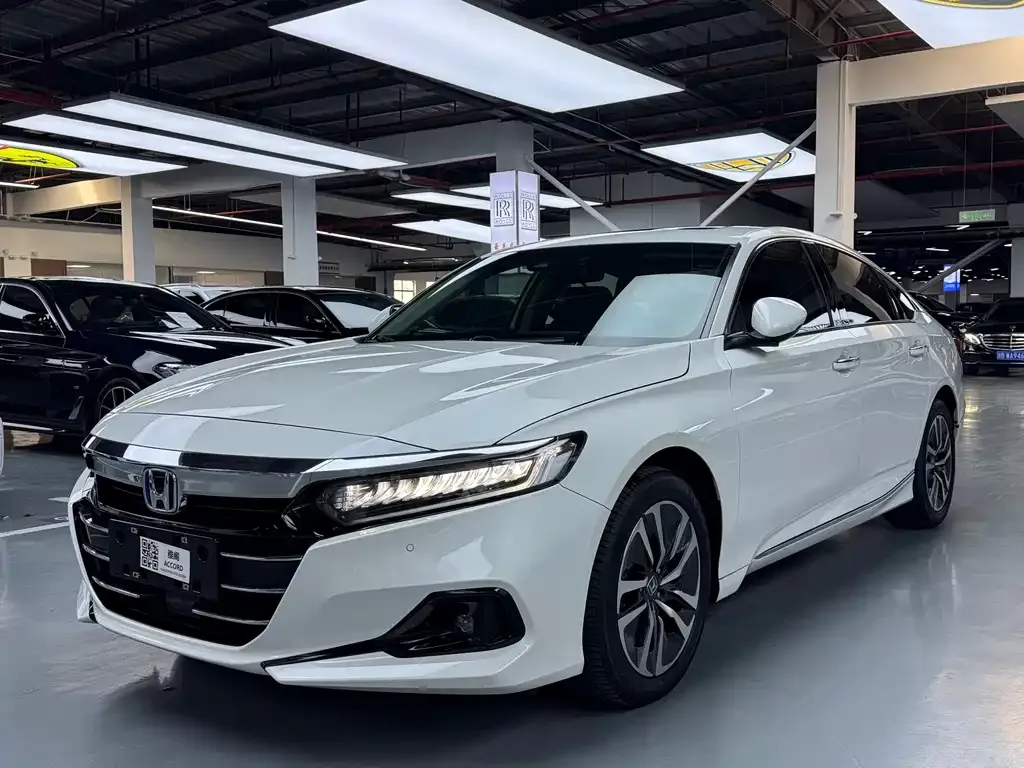 Honda Accord — фото 1