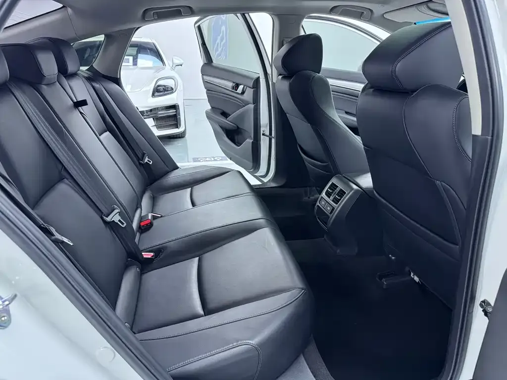 Honda Accord — фото 4