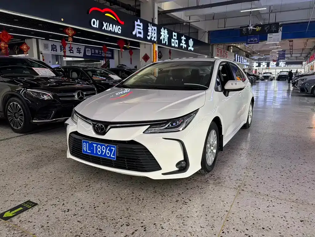 Toyota Corolla — фото 1