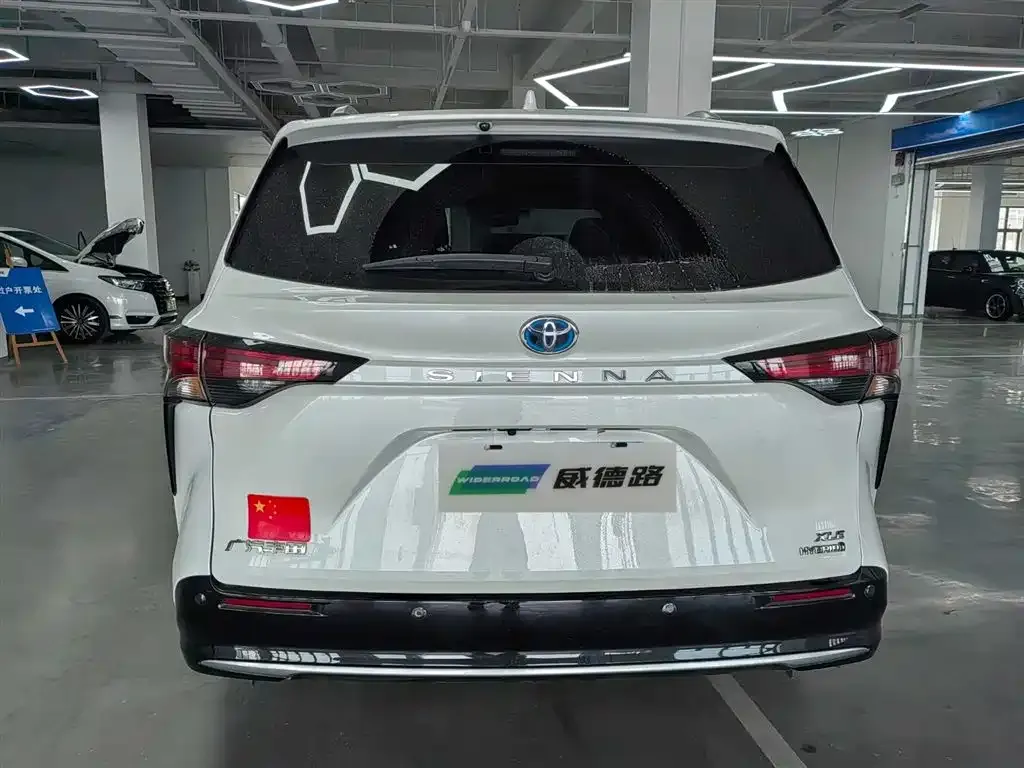 Toyota Sienna 2023 из CN, фото 7