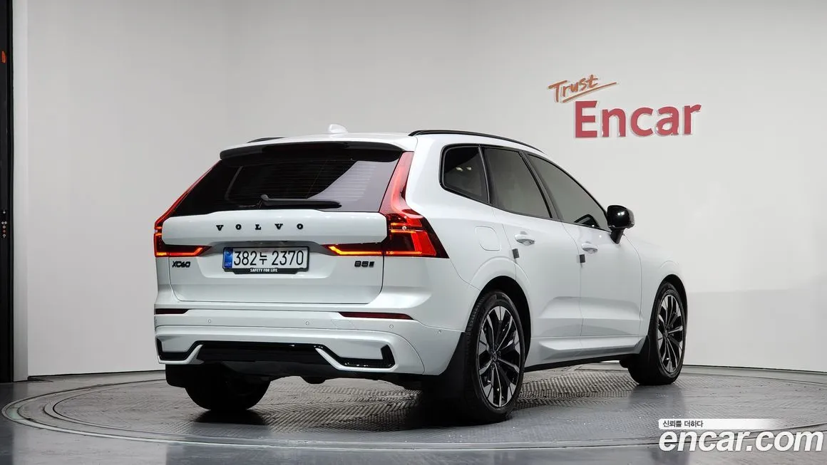 Volvo XC60 2026 из KR, фото 2