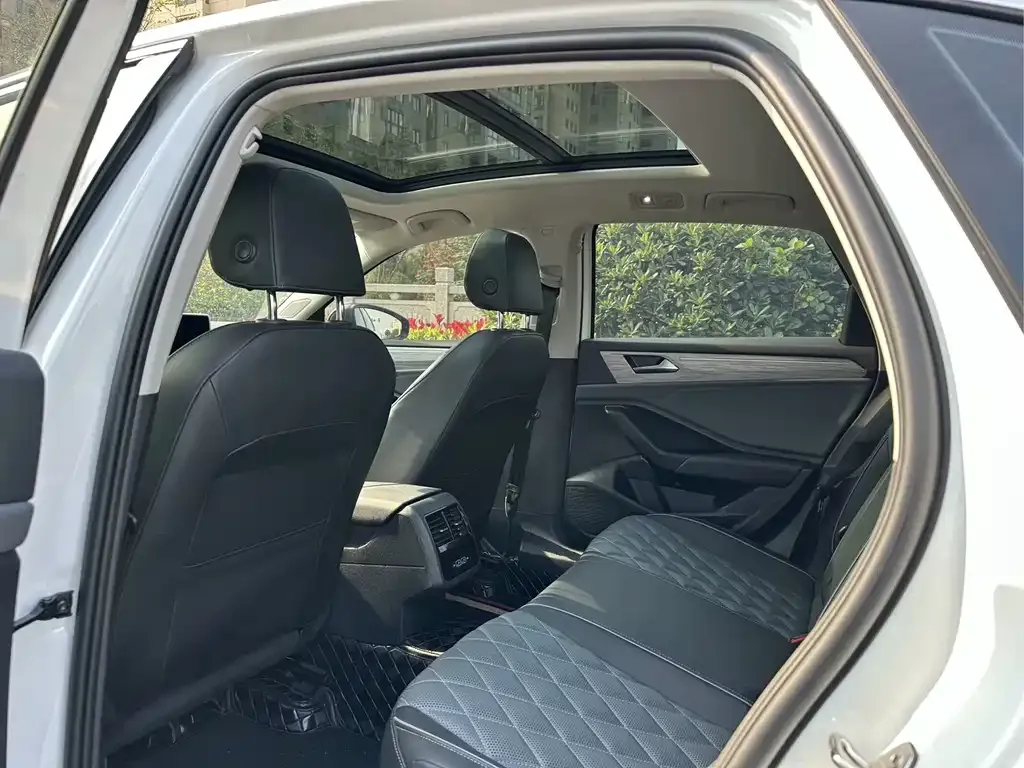 Volkswagen Sagitar 2023 из CN, фото 9