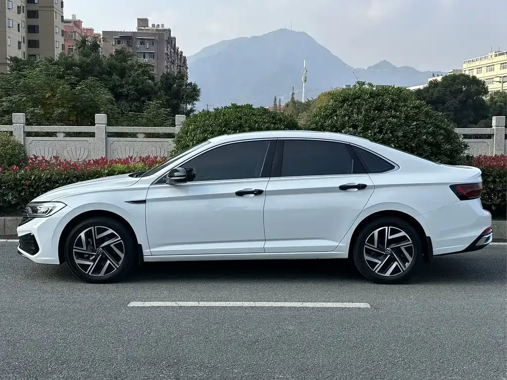 Volkswagen Sagitar 2023 из CN, фото 7