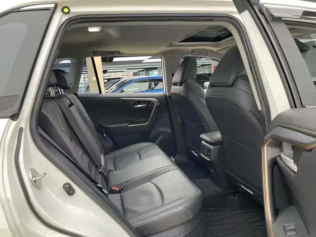 Toyota Wildlander 2022 из CN, фото 9