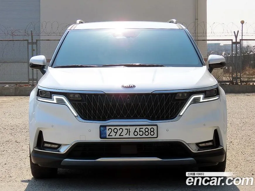 Kia Carnival — фото 1