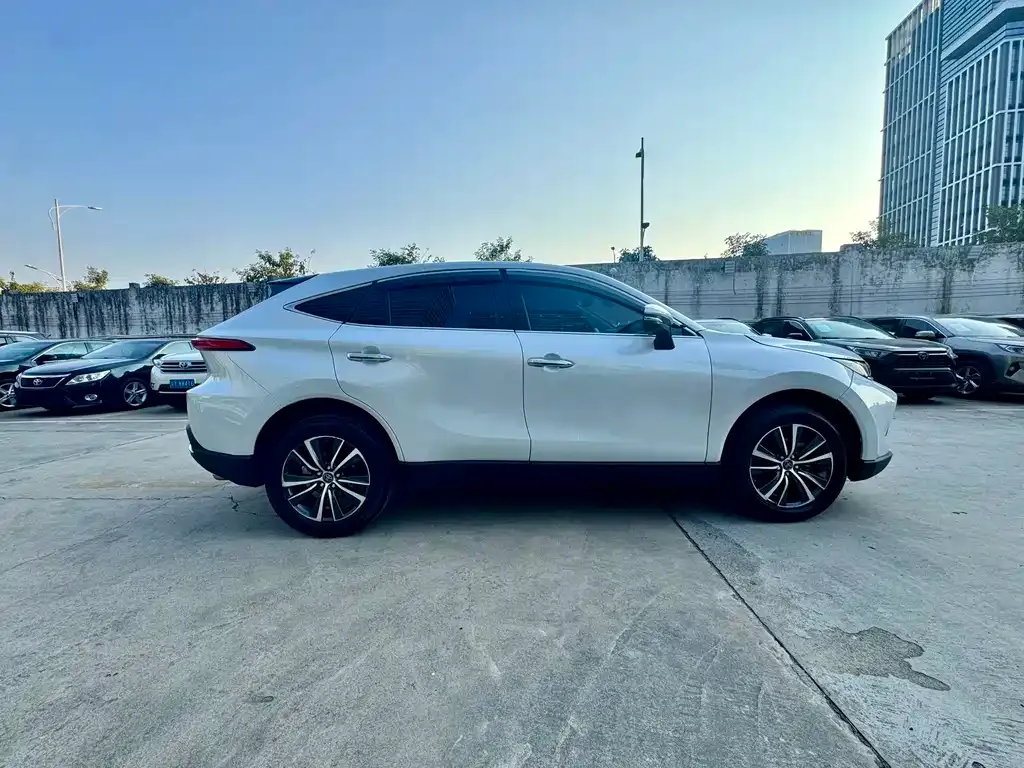 Toyota Harrier 2022 из CN, фото 3