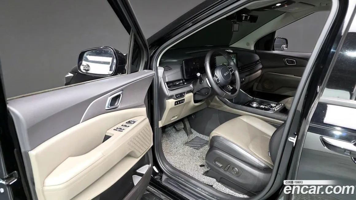 Kia Carnival — фото 10