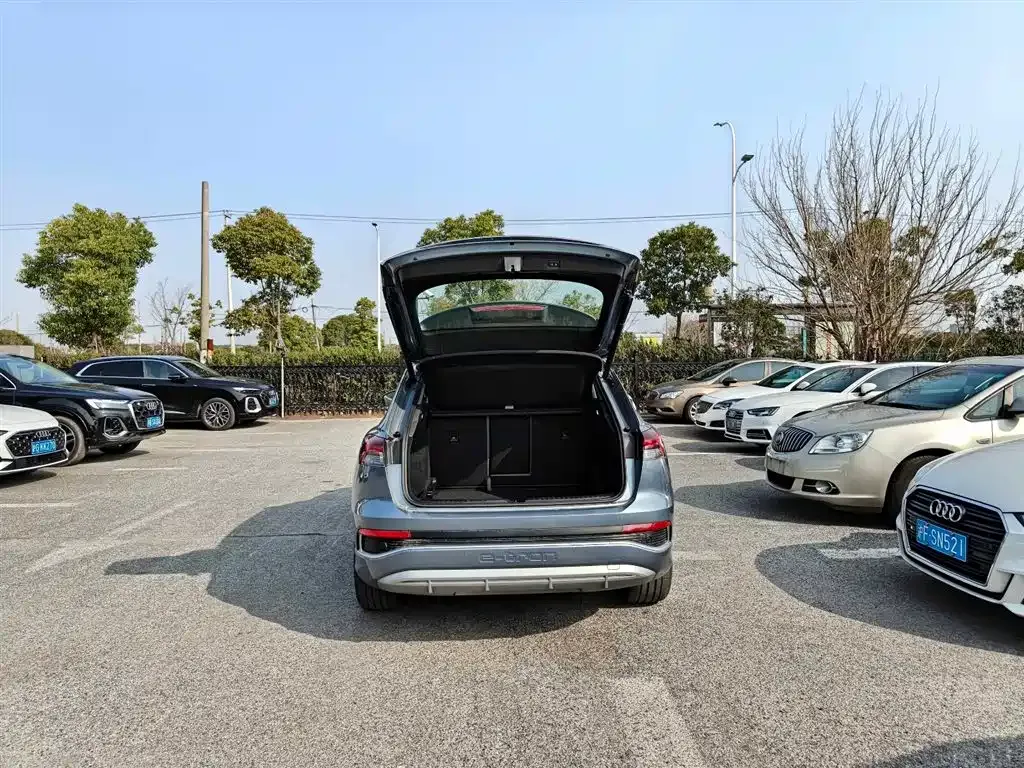 Audi Q4 e-tron — фото 10