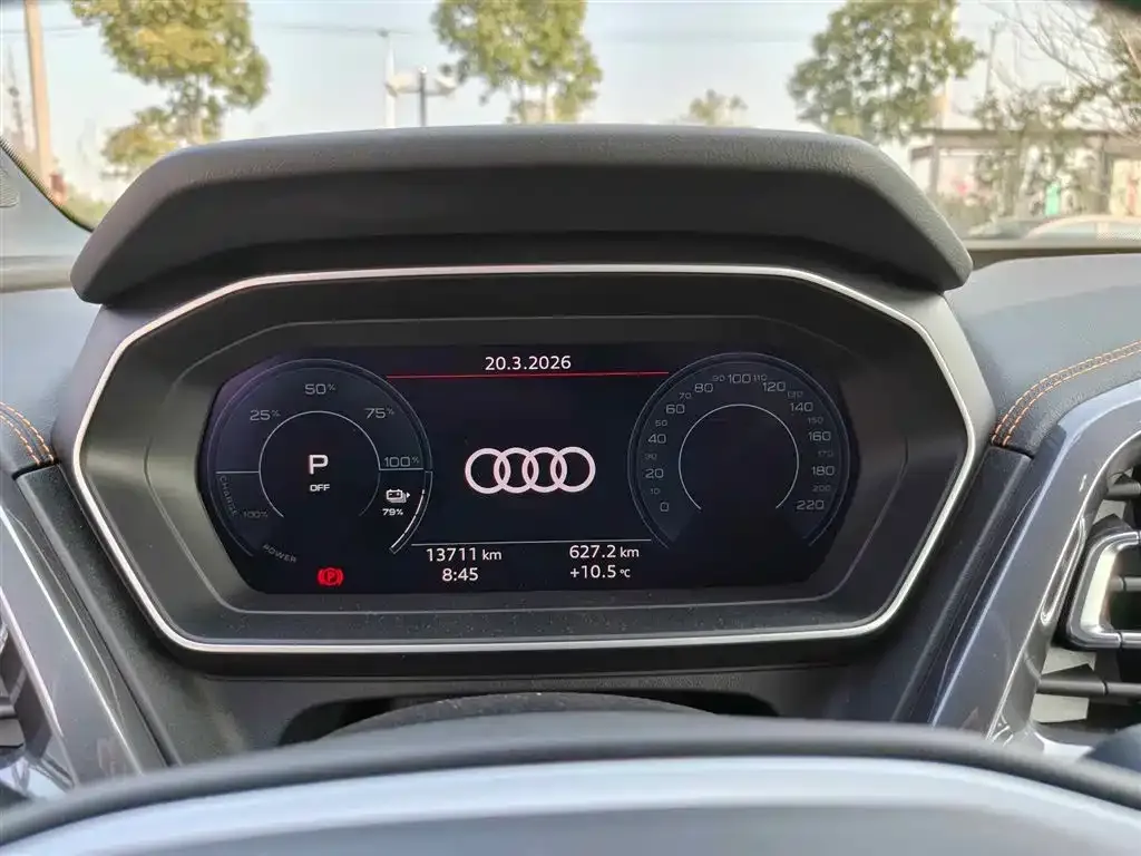 Audi Q4 e-tron — фото 3
