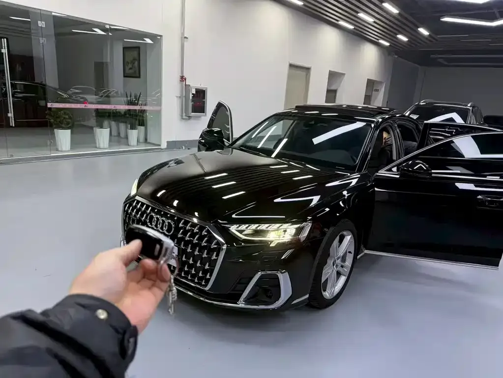 Audi A8 2023 из CN, фото 1