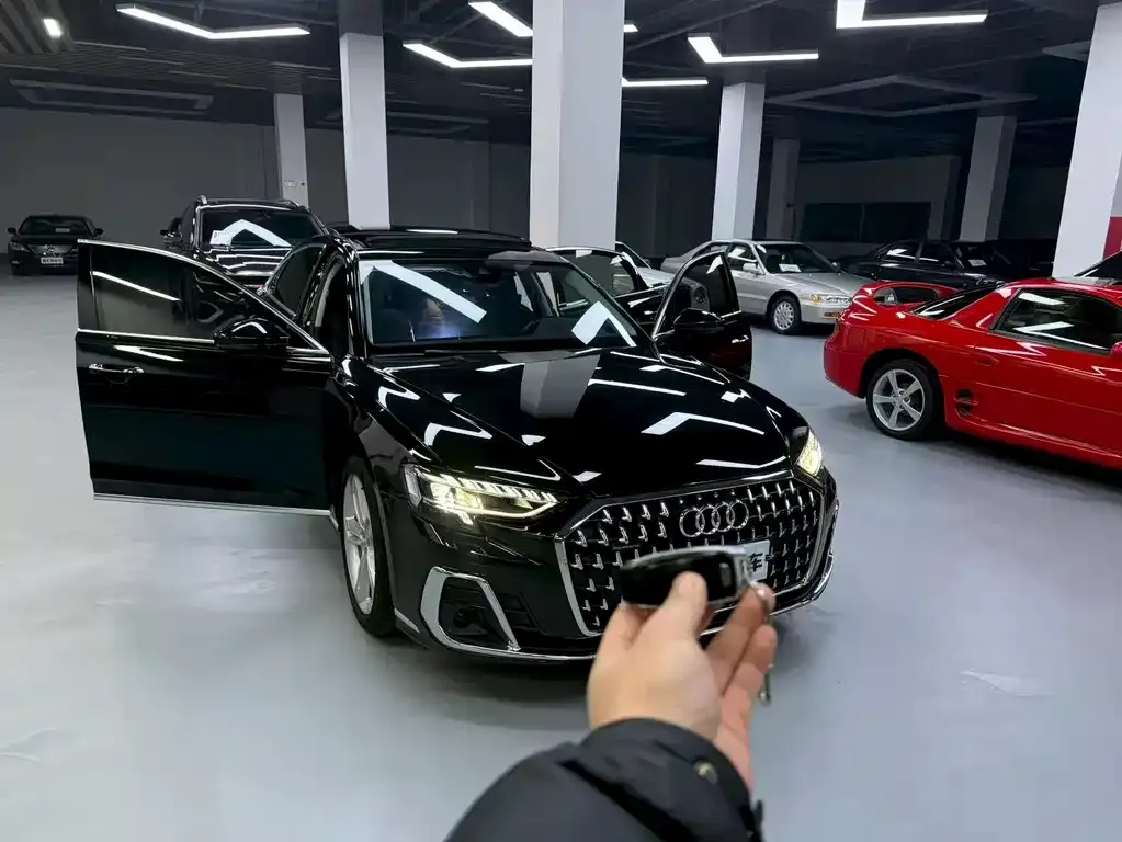 Audi A8 2023 из CN, фото 4