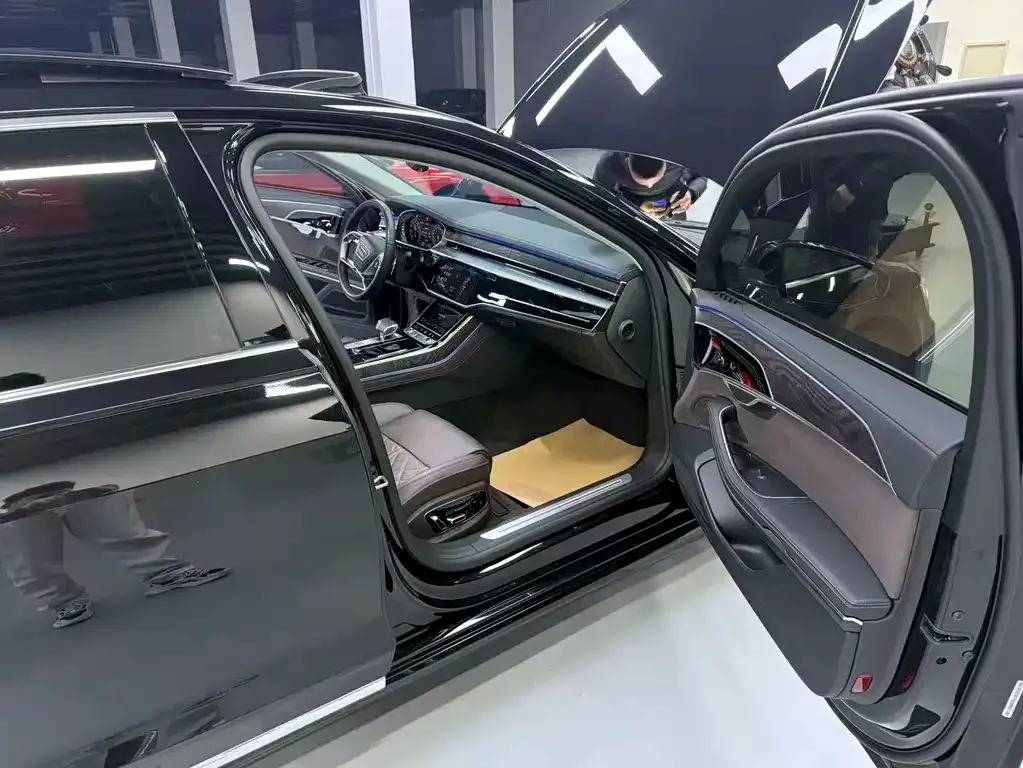 Audi A8 2023 из CN, фото 2