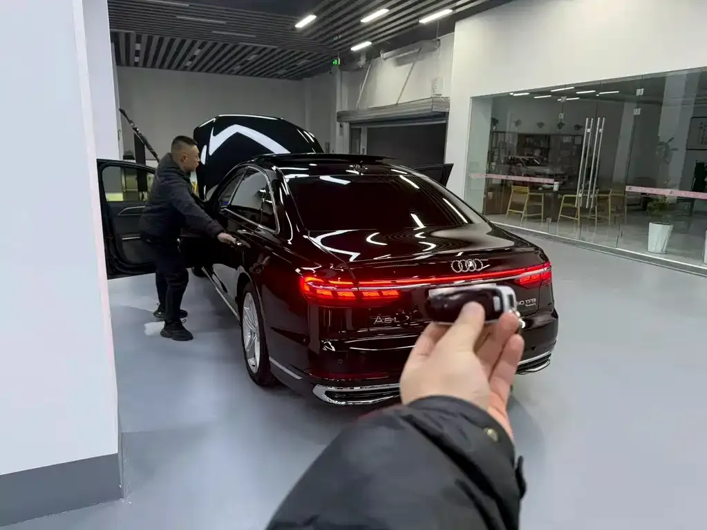 Audi A8 2023 из CN, фото 6