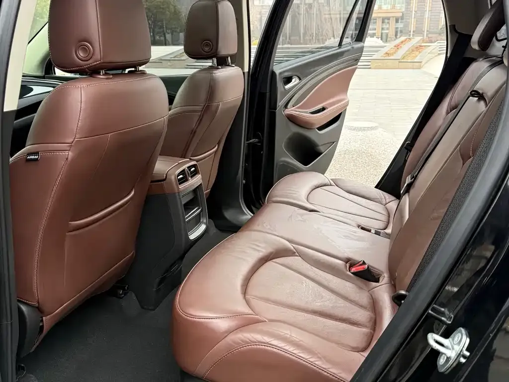 Buick Envision Plus — фото 8