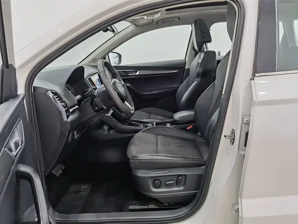 Skoda Karoq 2021 из CN, фото 6