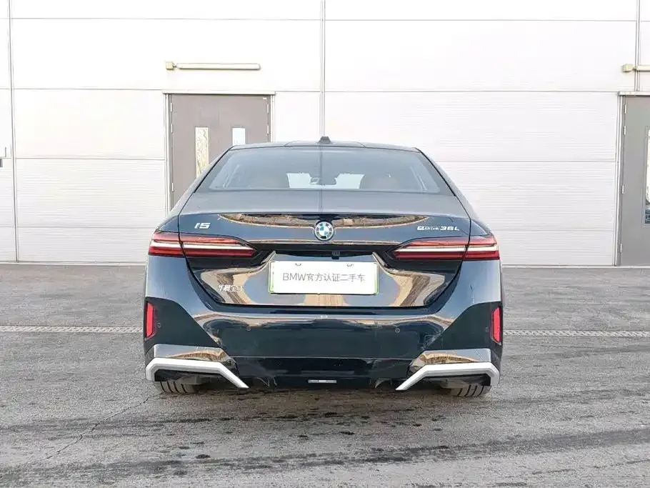 BMW i5 — фото 5