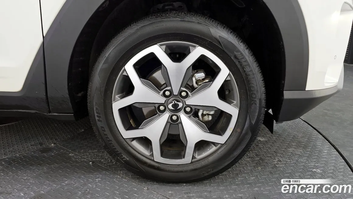 KG Mobility (Ssangyong) Torres — фото 6