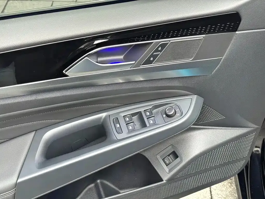Volkswagen Passat — фото 3