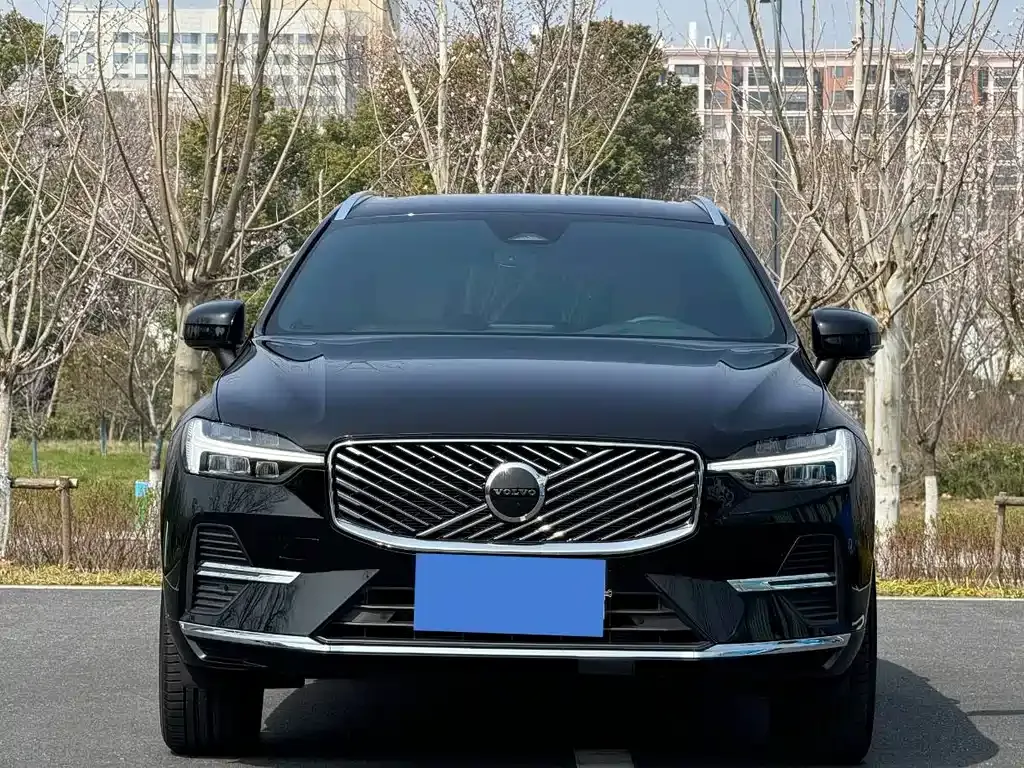 Volvo XC60 — фото 6