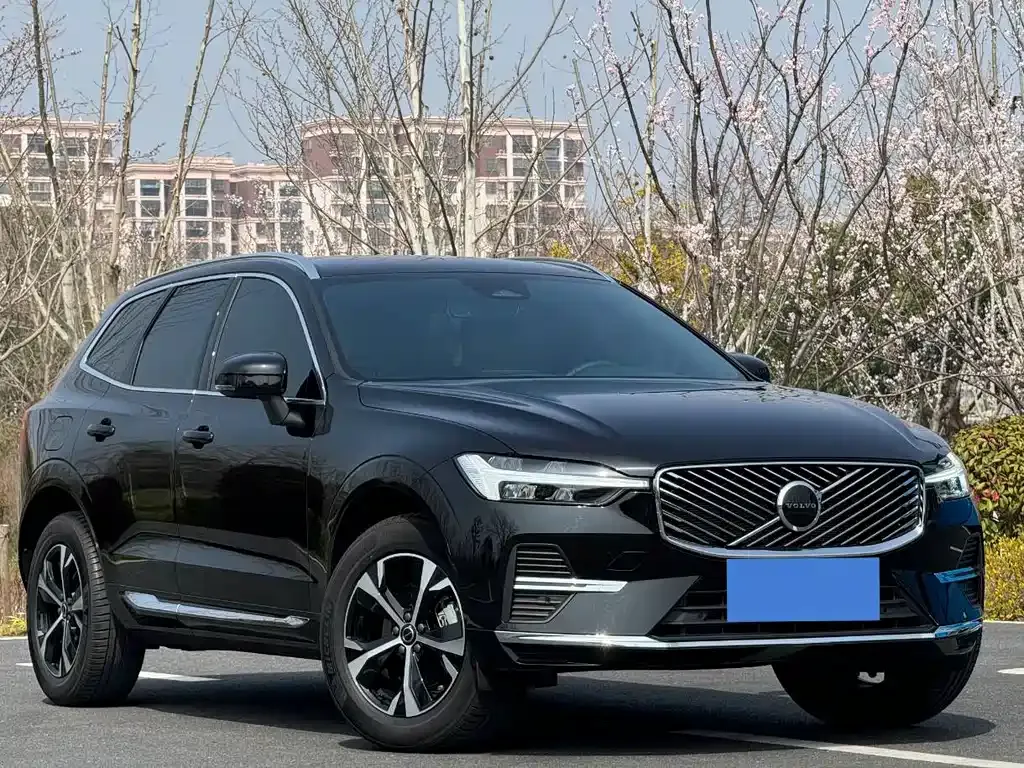 Volvo XC60 — фото 9