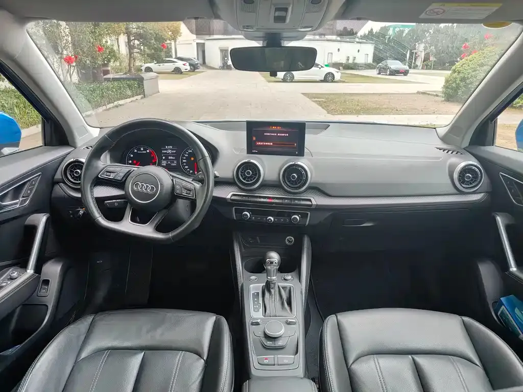 Audi Q2L 2023 из CN, фото 2