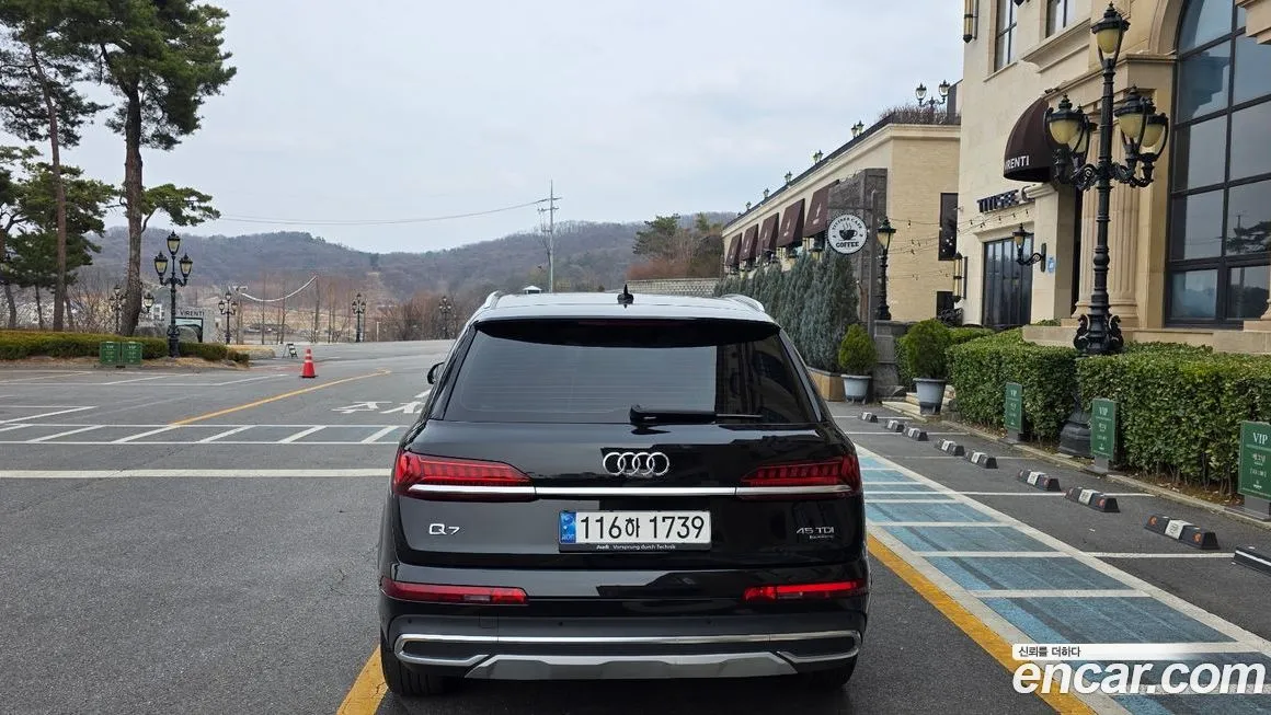 Audi Q7 2022 из KR, фото 10
