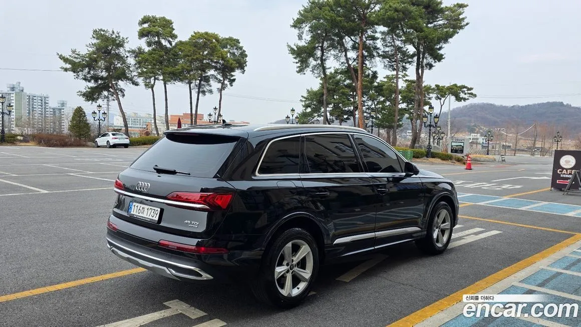 Audi Q7 2022 из KR, фото 4