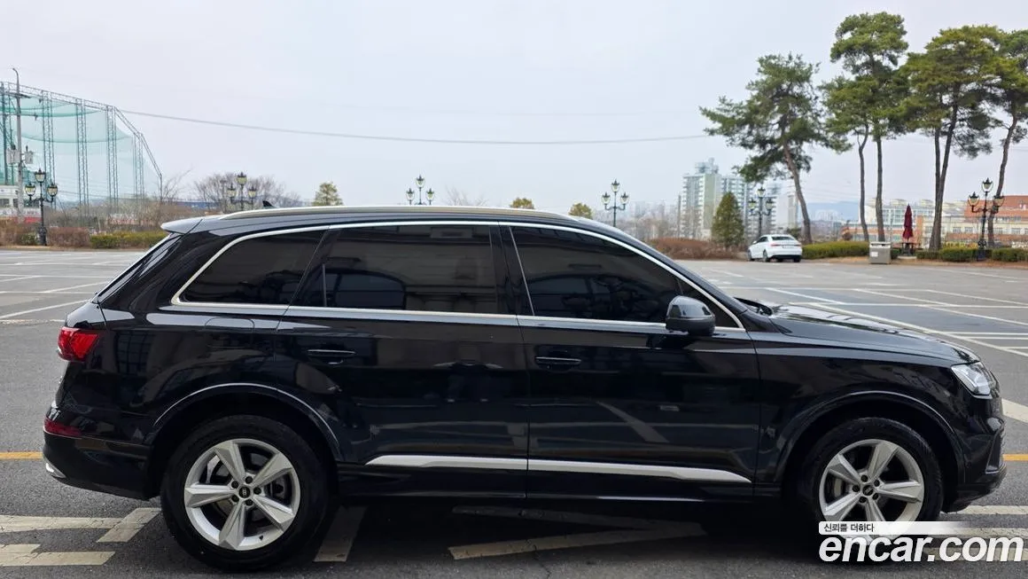 Audi Q7 2022 из KR, фото 9