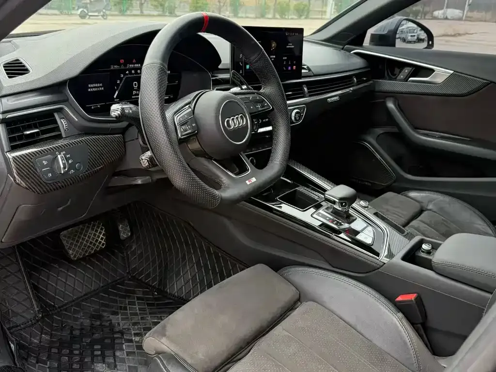 Audi A4L 2023 из CN, фото 4